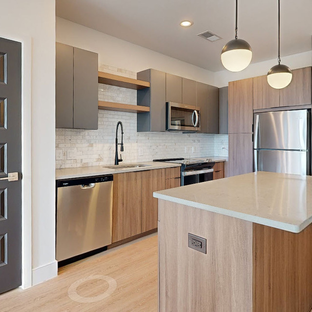 Studio, 1, 2 & 3 Bedroom Apartments in Downtown Crown 333 Ellington Apts